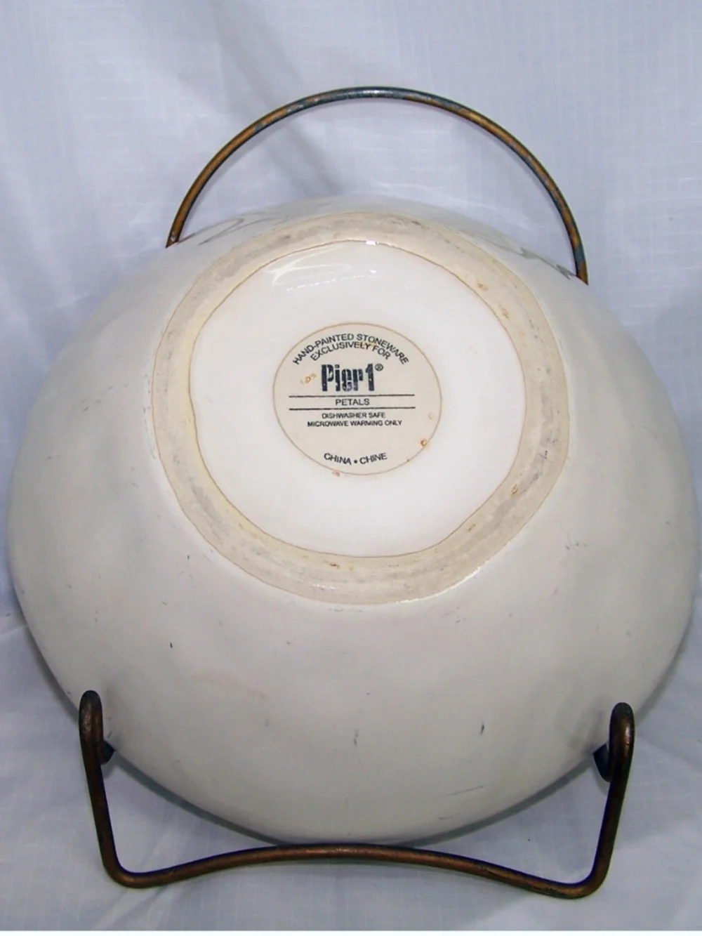 Pier 1 - Petals pattern stoneware bowl- Soup/Cereal Bowl